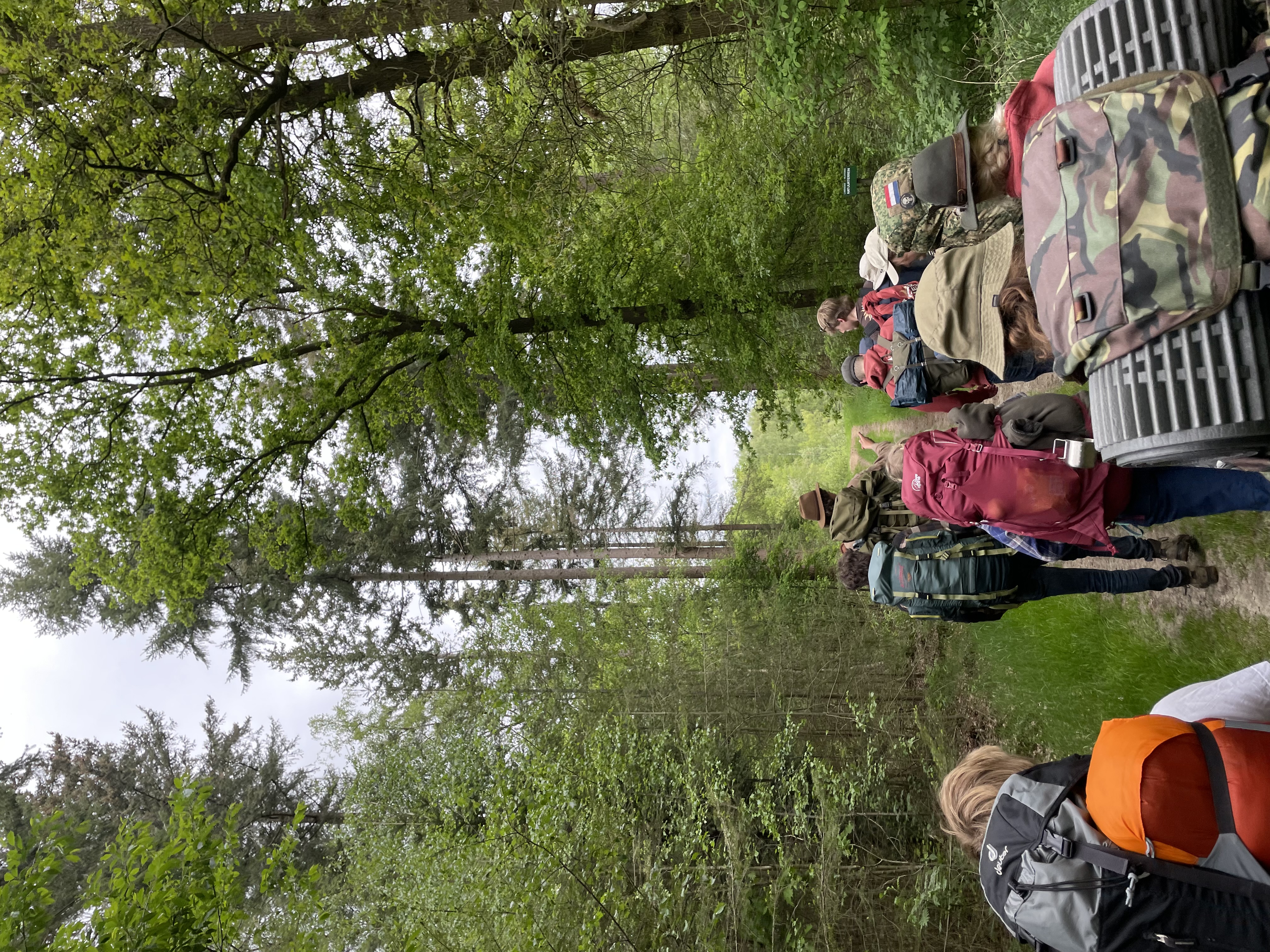 Trektocht door het bos